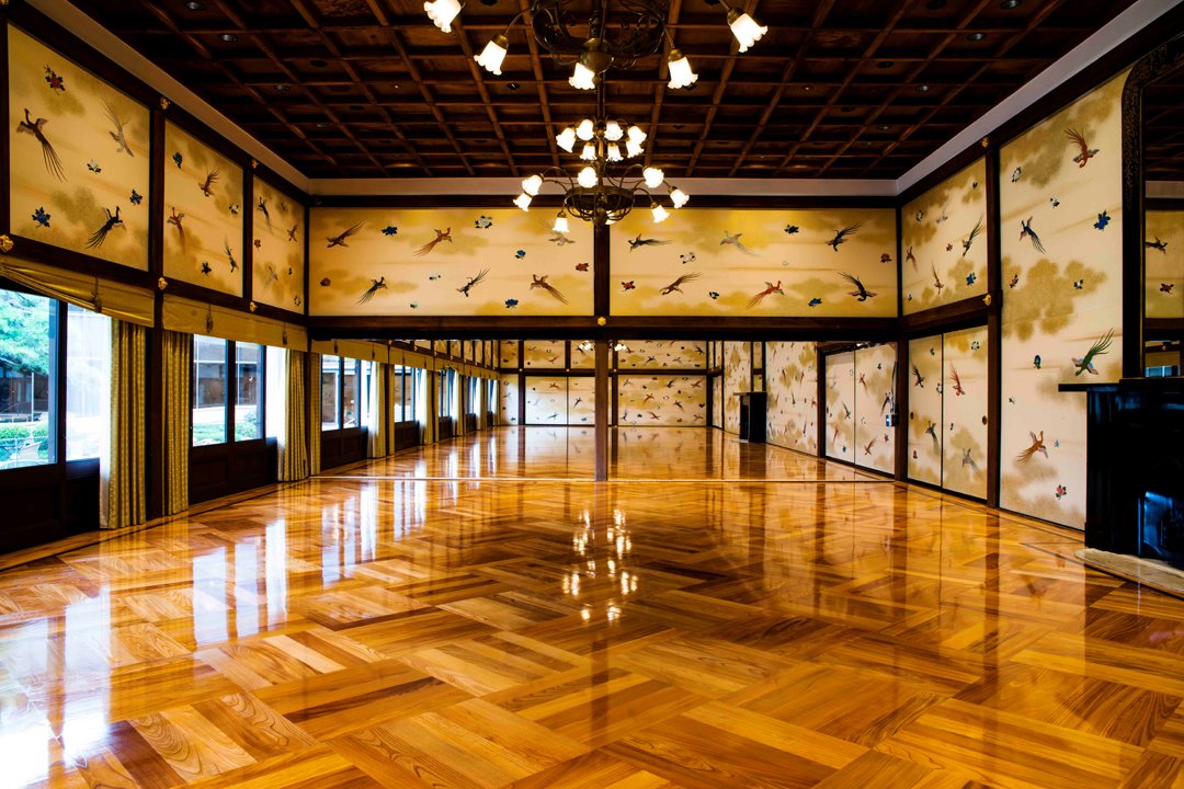 🏛️ 메이지 기념관 뾰족모자 노래비(메이지 키넨칸 통가리보시노 카히) 이미지 1